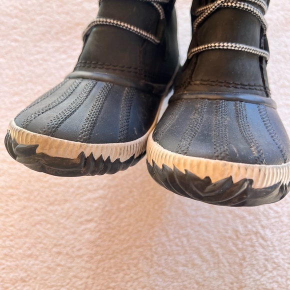 SOREL OUT AND ABOUT LACE UP BLACK WEATHERPROOF BOOTS SIZE 7 EUC - Picture 12 of 13